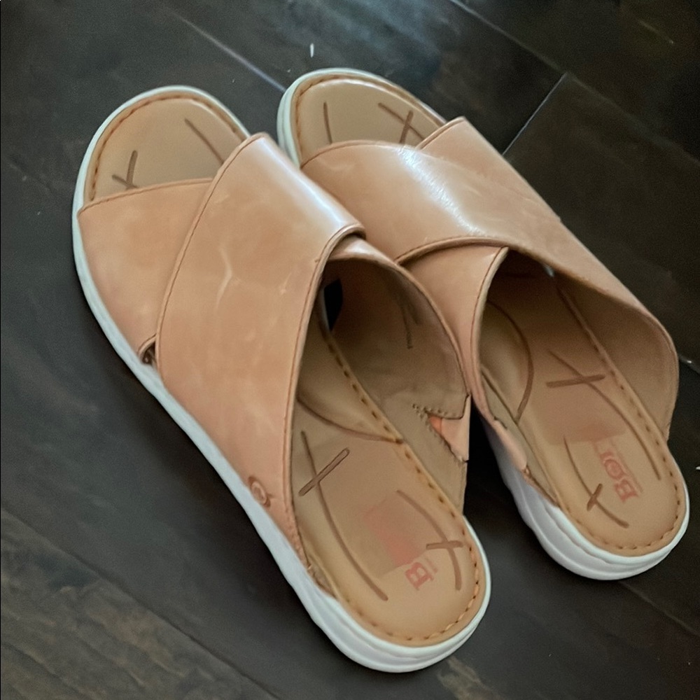 Born Cross Strap SlideOn Mules Women Size 9M Tan Normcore Beach Travel Hippie